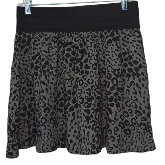 Victoria's Secret Mini Skirt Size Medium - Picture 1 of 4